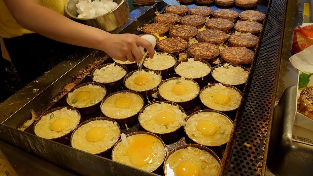 bacon egg fried pancake - okonomiyaki / taiwanese street food