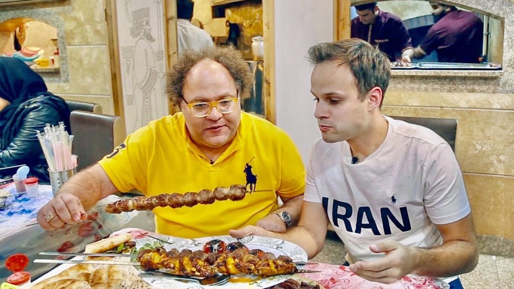 Street Food in Iran – Best livers and hearts in Gorgan, Insane Akbar Chicken in Golestan Province Street Food in Iran - Best livers and hearts in Gorgan, Insane Akbar Chicken in Golestan Province