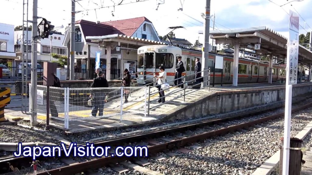 JR Train at Tenryukyo Station Nagano | 天竜峡駅JR電車