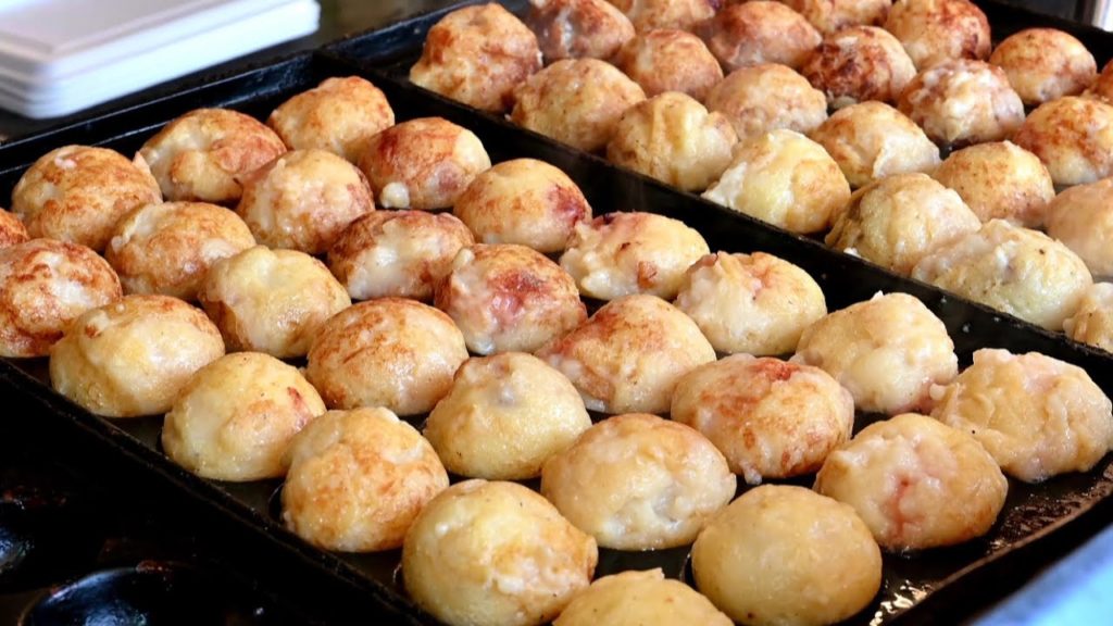 【大阪】【十三】【ミシュラン】コショウで食べるたこ焼き「大阪イギー」【４K】Japanese Street Food Takoyaki