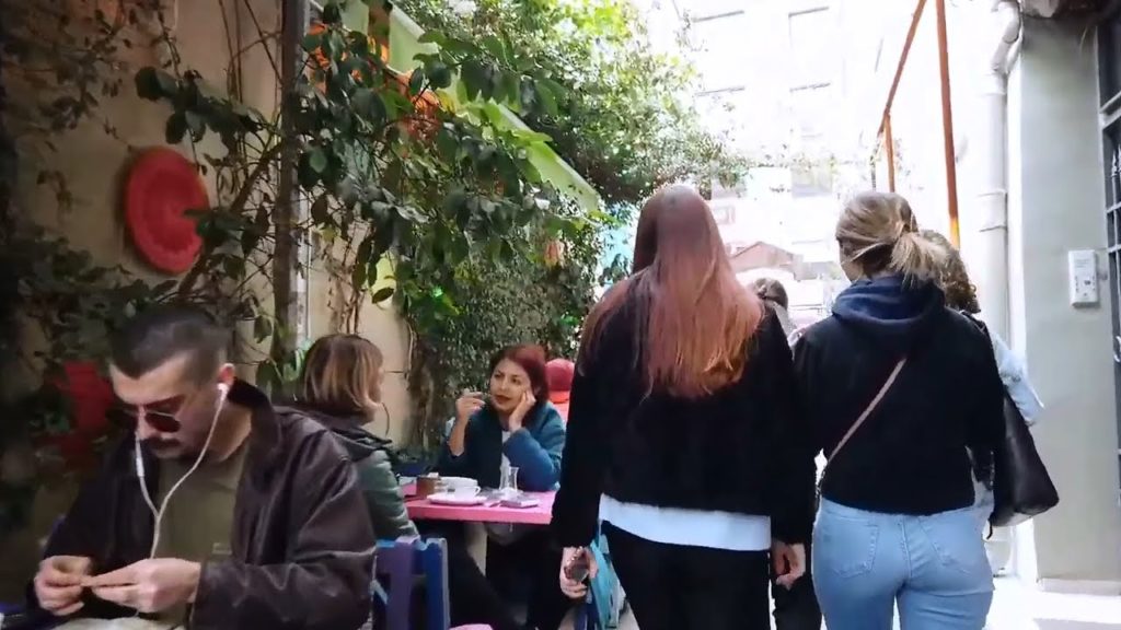 Walking in Izmir City: Alleys, Pubs, Cafes – Alsancak Turkey (March 2020) Walking in Izmir City: Alleys, Pubs, Cafes - Alsancak Turkey (March 2020)