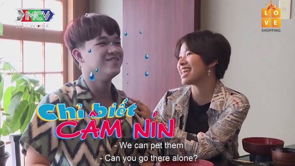 Winner CHẠY MẤT DÉP vì sợ chó Akita khiến cô bạn gái Việt Thi phải ÔM ẤP CHE CHỞ