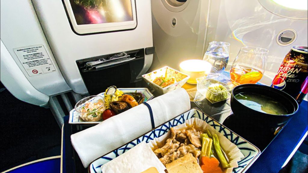 Flying to Japan in an empty Dreamliner | ANA Business Class | Taipei - Tokyo | Boeing 787-8 | REVIEW