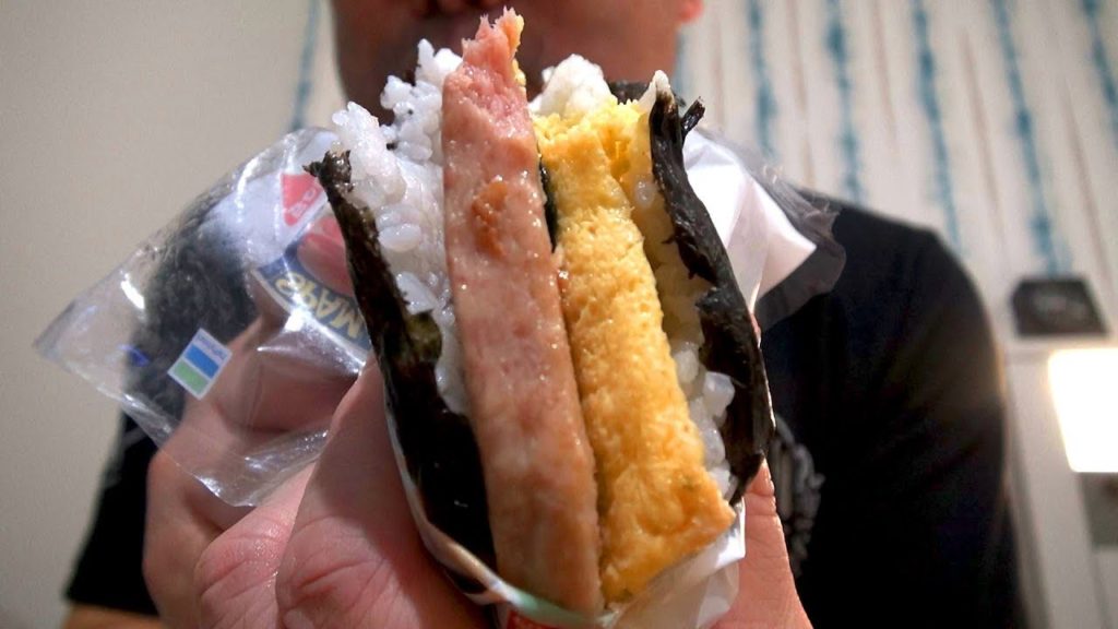 The second night of the trip of Okinawa 今夜台風24号が那覇を直撃するもまだ穏やかなJALシティ那覇で部屋飲み:Gourmet Report グルメレポート