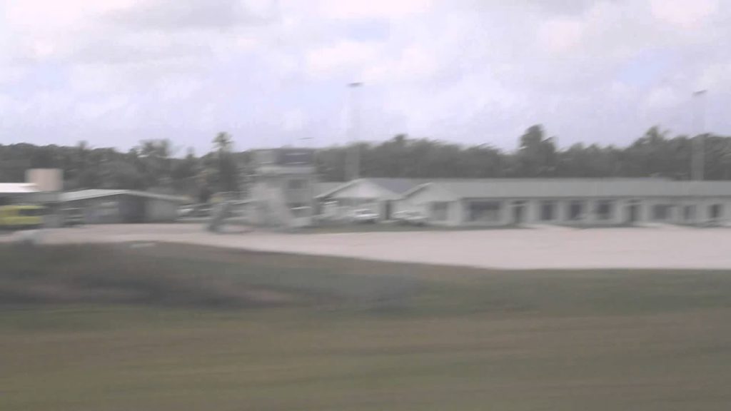 Niue Atterrissage à Alofi / Niue Landing Alofi