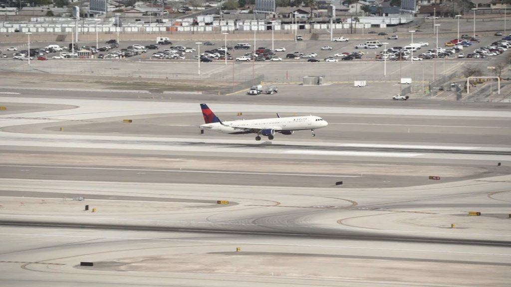 Las Vegas Airport Live with Air traffic control conversations