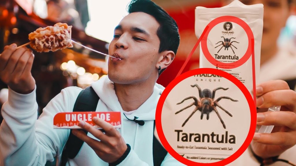 JAPANESE STREET FOOD // Tarantula + Cheese dogs + Oysters // TOKYO JAPAN