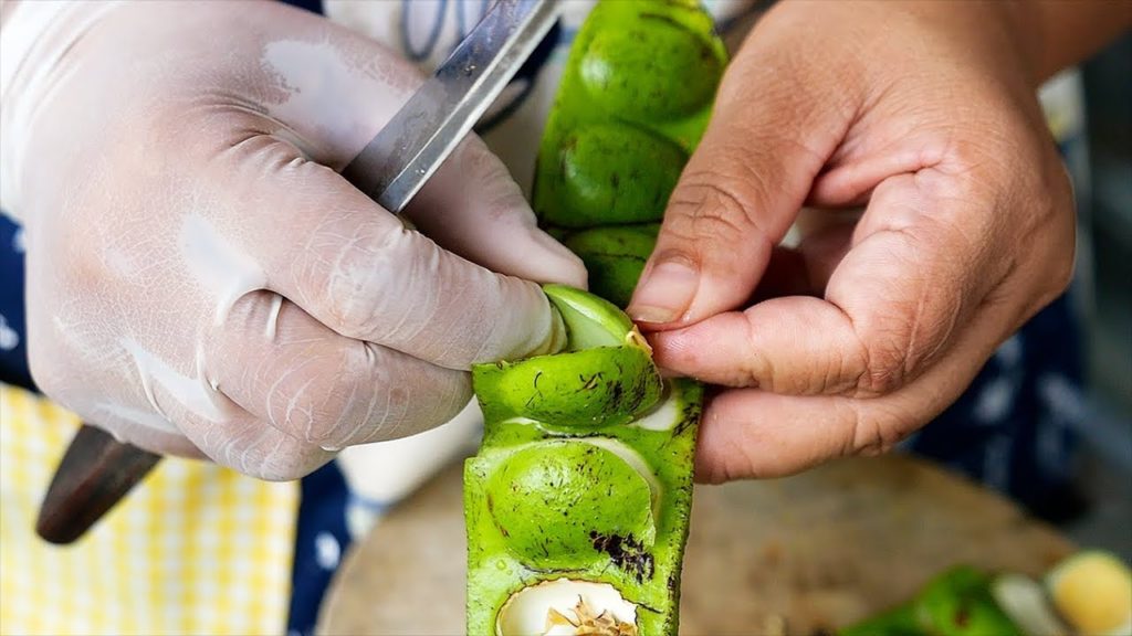 Thai Street Food - GIANT FISH SCRAMBLED EGGS Bangkok Seafood Thailand
