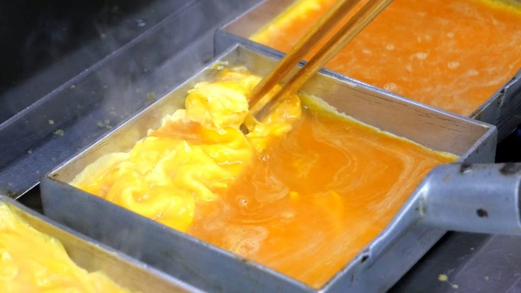 【職人技】築地のとにかく甘い玉子焼きの作り方/Japanese Omelette