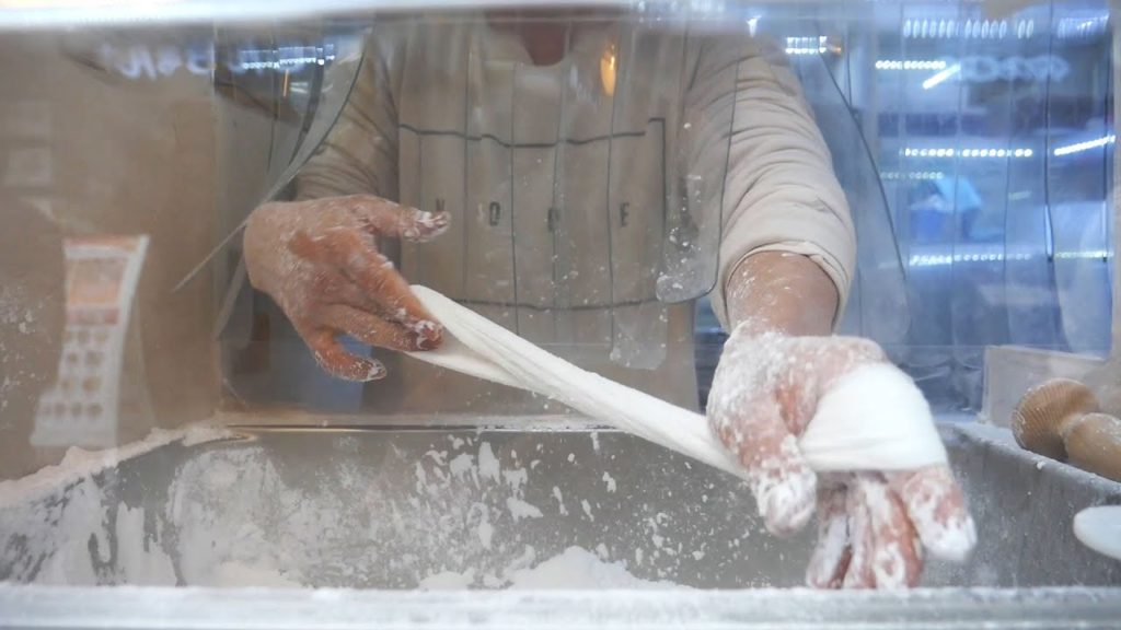 【職人技】16384本の龍の髭の作り方　新大久保