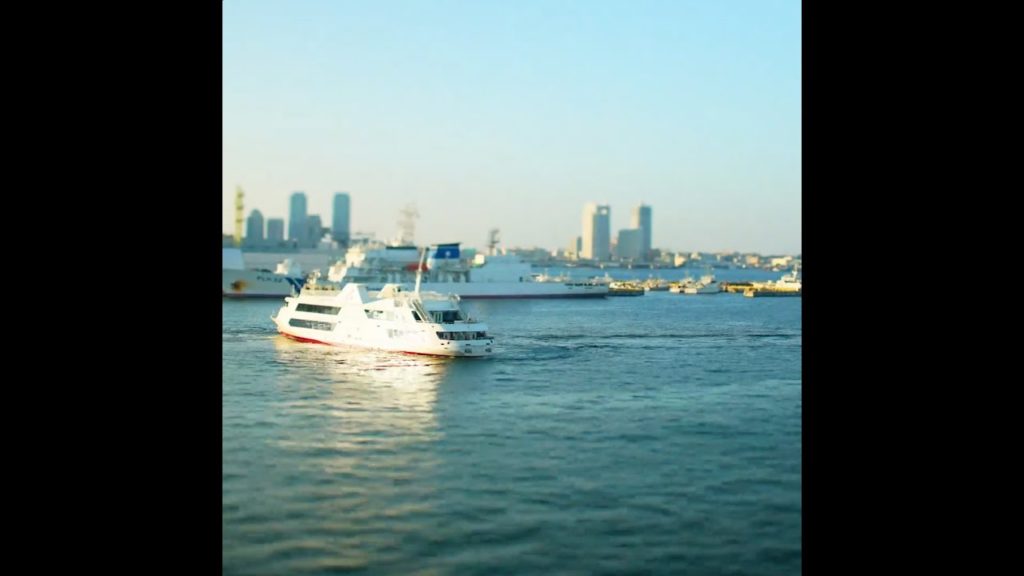 【miniminijapan】　Yokohama.　横浜の海（山下公園と大桟橋）。