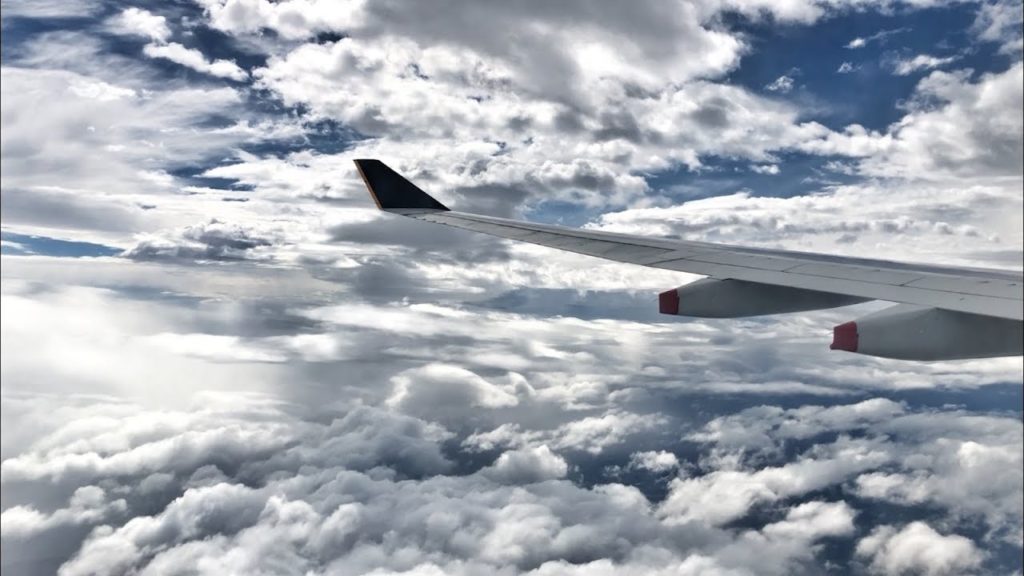 Singapore Airlines A330 WINDY Landing in Osaka, Japan