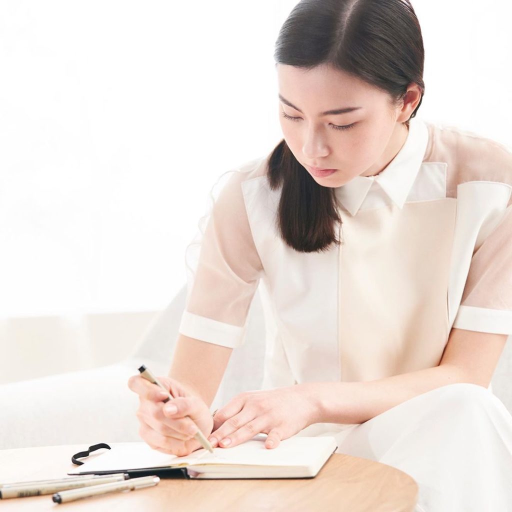SHISEIDO: What makes you feel #AliveWithBeauty?
.
“Art. My desk in my bedroom. That’s wher… What makes you feel #AliveWithBeauty?
.
“Art. My desk in my bedroom. That’s wher...