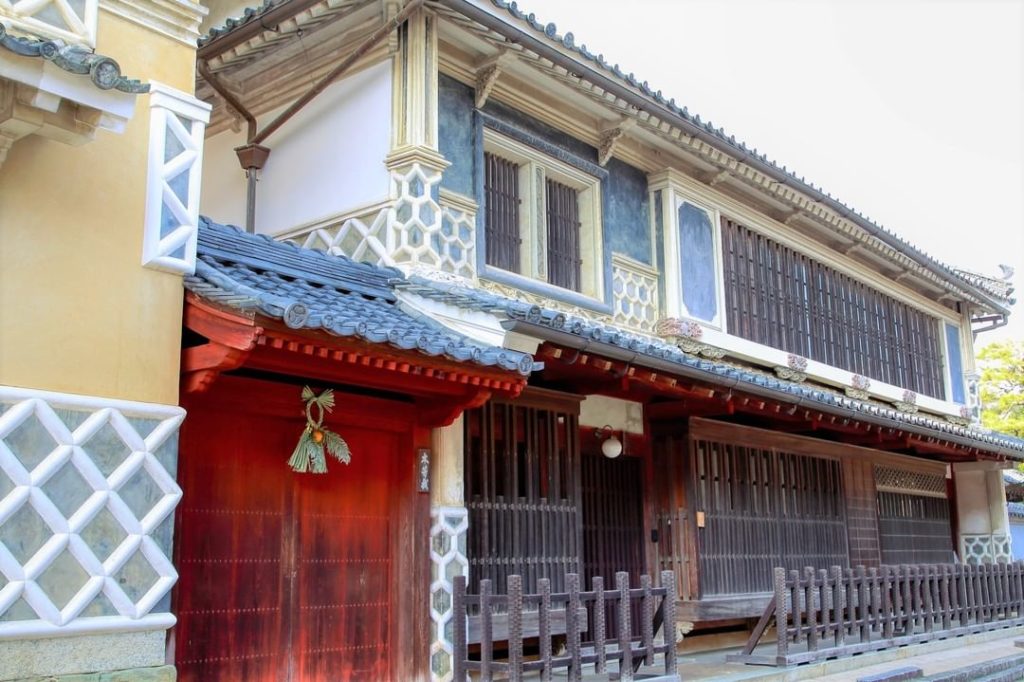Visit Japan: Uchiko is a charming retro town located in Ehime Prefecture, on the island of Sh… Uchiko is a charming retro town located in Ehime Prefecture, on the island of Sh...