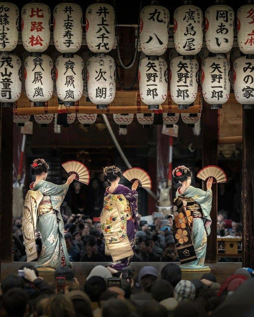 Japan Travel: Just dance
: @odekakephoto7
—–⠀
Yasaka Shrine, #Kyoto
.⠀
.⠀
.⠀
.
#Japan… Just dance
: @odekakephoto7
-----⠀
Yasaka Shrine, #Kyoto
.⠀
.⠀
.⠀
.
#Japan...