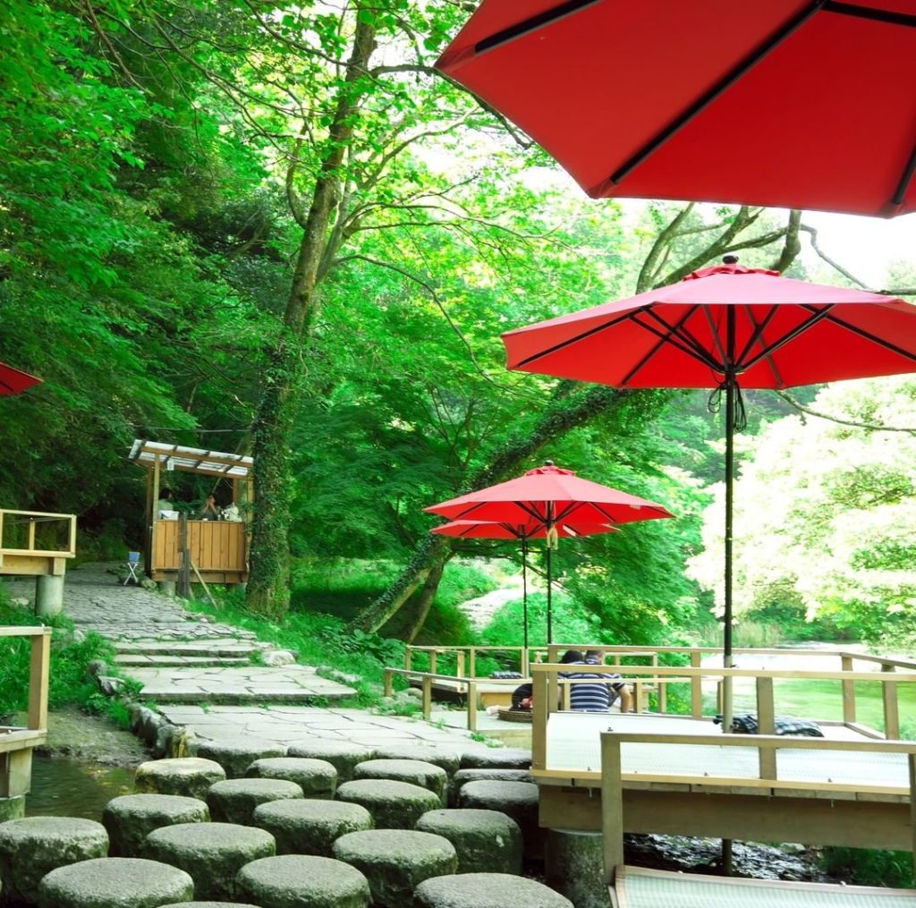 The Kakusenkei Gorge walking path in Yamanaka Onsen boasts views that are said t...