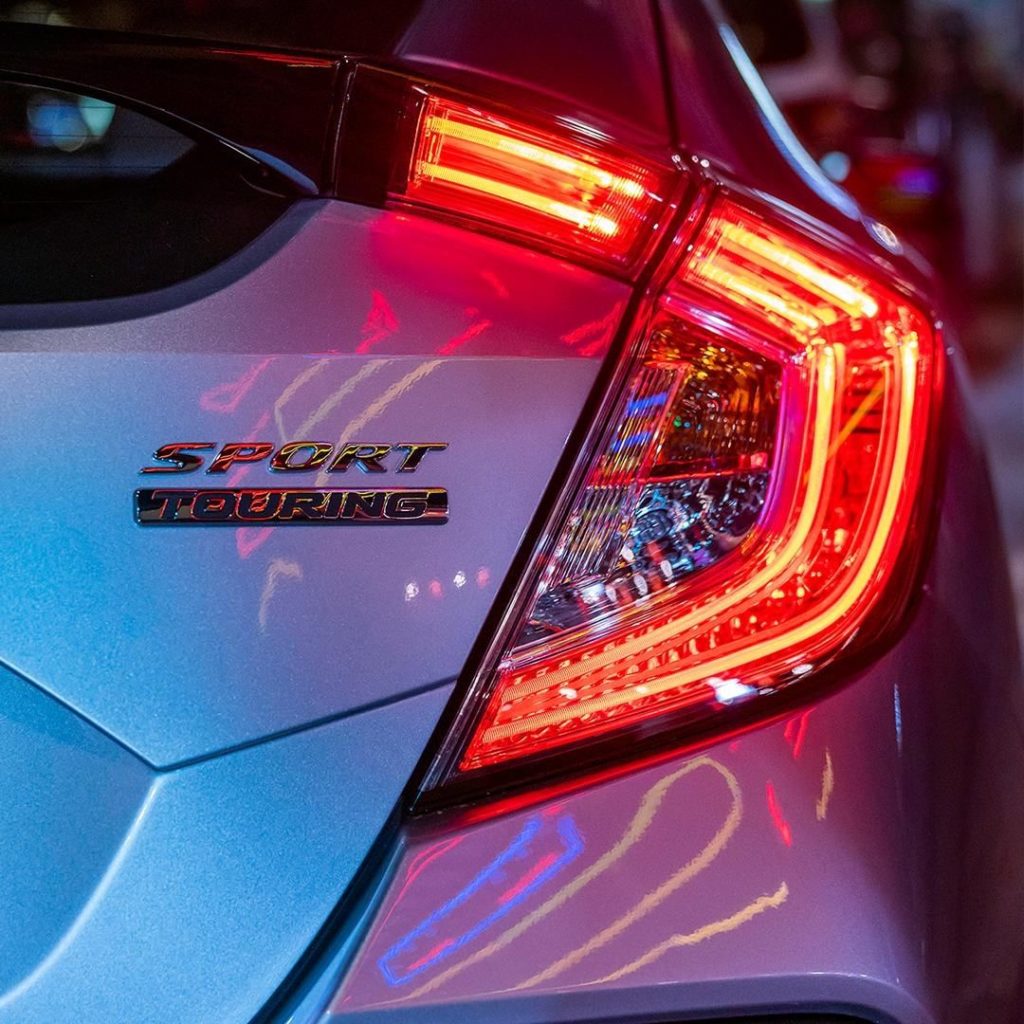 Looks that stop traffic. #HondaCivic...
