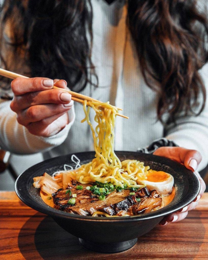 Talk about the perfect meal in the perfect location! @juliannavezza tagged us in...