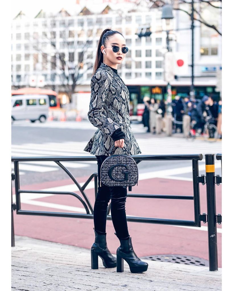 Tokyo Fashion: Japanese nurse Saya (@micki.love.smile) on the street in Shibuya wearing an Alic… Japanese nurse Saya (@micki.love.smile) on the street in Shibuya wearing an Alic...