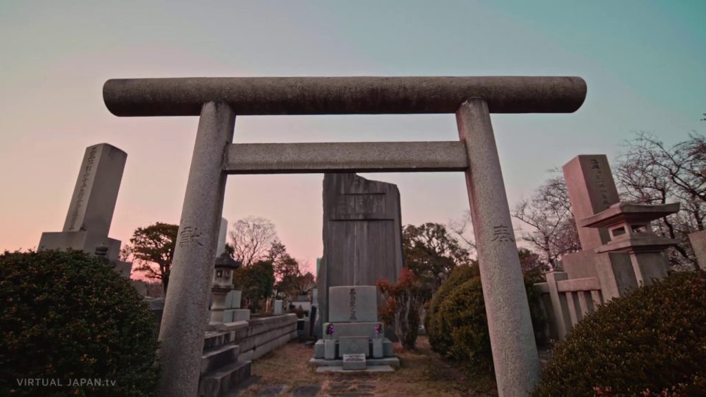 【4K】Tokyo Twilight Walk - Aoyama Cemetary - 青山霊園 - Japan 2020