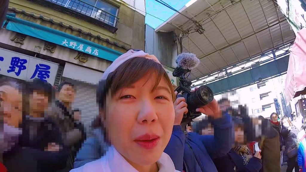 From Tuna to Sushi: Visiting the Tuna Cutting Show and Tasting Fresh Fish in Tokyo - LIVE JAPAN