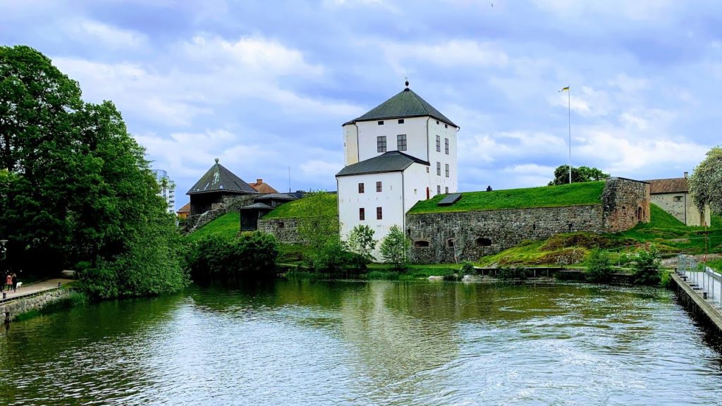 Nyköping river to medieval castle ruin: virtual walk