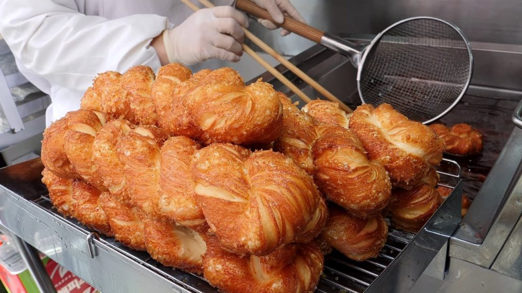 대왕 꽈배기 / giant twisted bread stick / korean street food