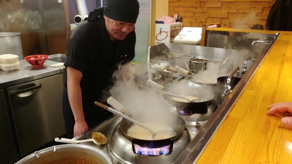 Travel to Sappor,Japan episode 5 How to make ramen in the kitchen of a Japanese ramen restaurant