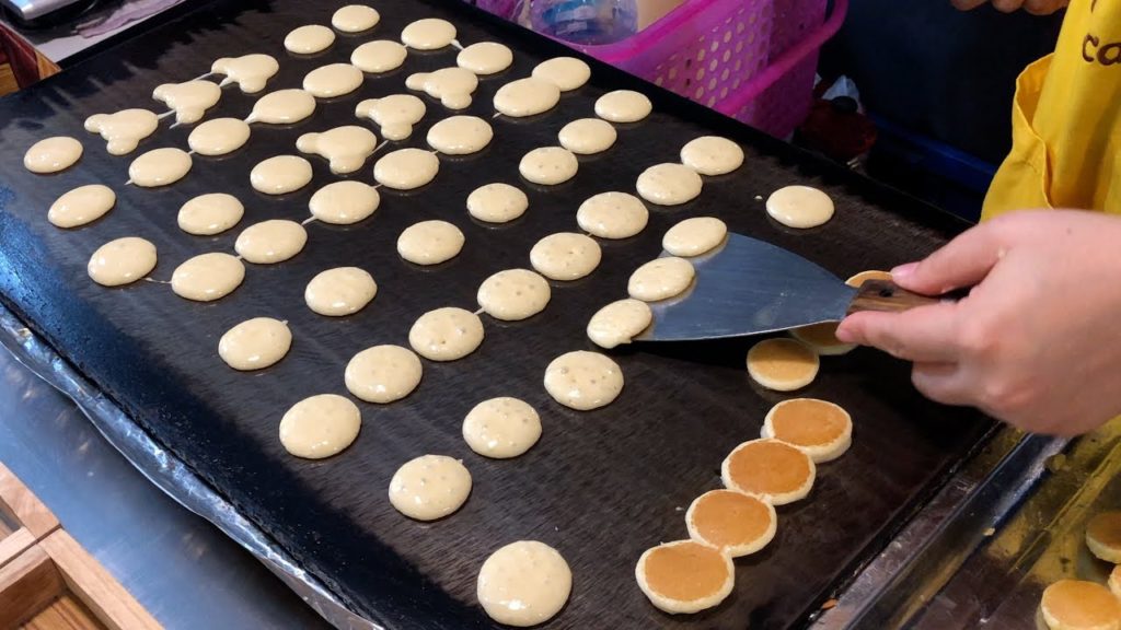 ミニパンケーキ職人 Very delicious mini pancakes Street food in Bangkok master craftsmanship foodie 飯テロ
