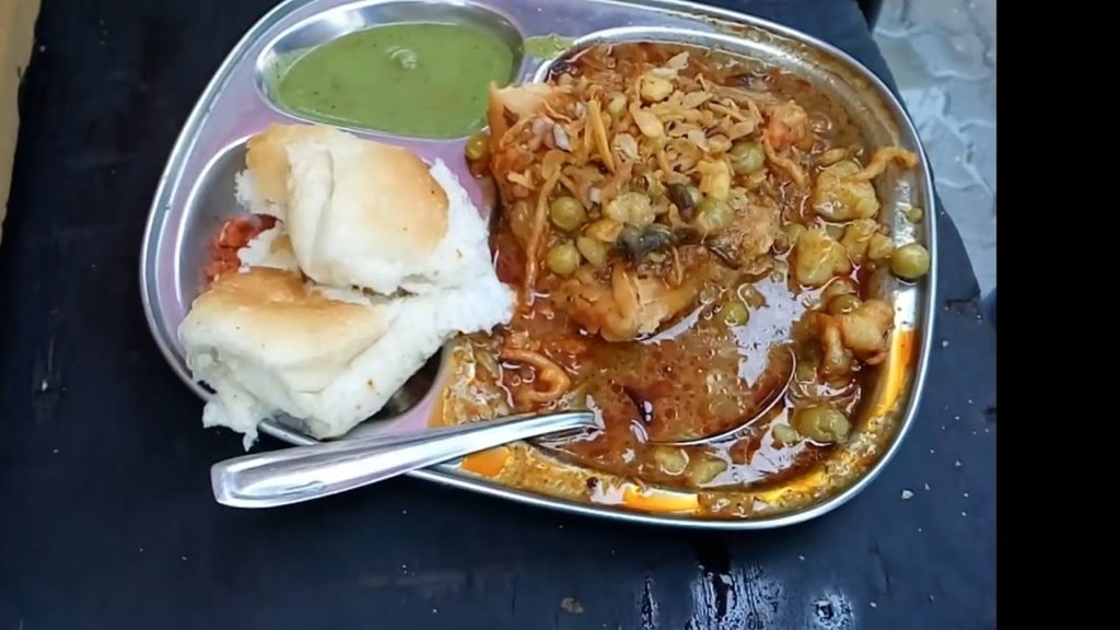 Street Food India : Samosa Usal At Sion for Rs 20 Only