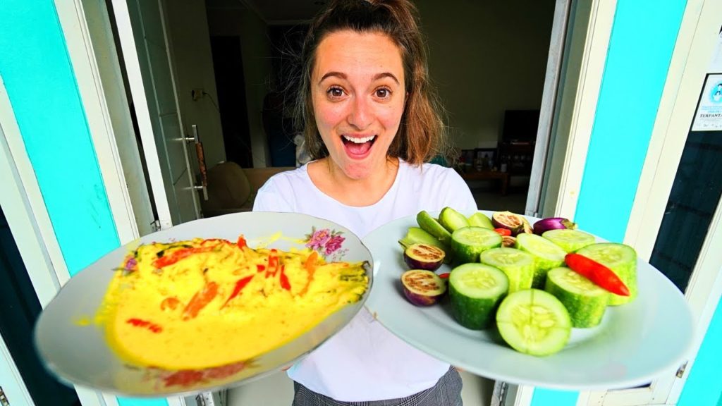 Homemade Indonesian Food - AMAZING BETAWI FOOD + SOTO BETAWI in Jakarta! Indonesian Street Food