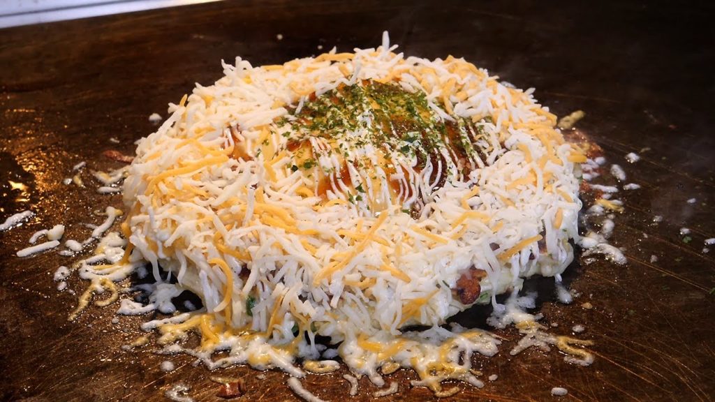 치즈듬뿍! 치즈 오코노미야끼 / osaka style cheese pancake / korean street food 치즈듬뿍! 치즈 오코노미야끼 / osaka style cheese pancake / korean street food