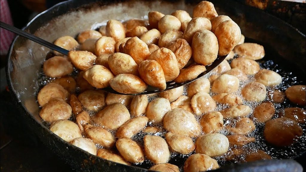 Indian Street Food - The BEST BREAKFAST in India!