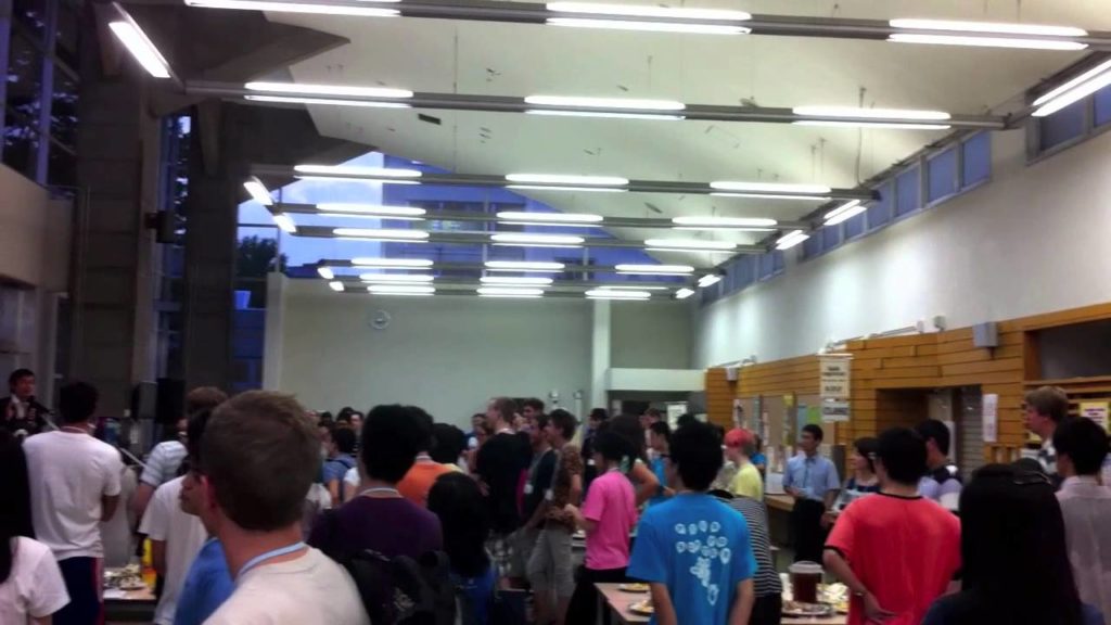 AkitaVlog #3 - Student Flea Market and Welcome Party