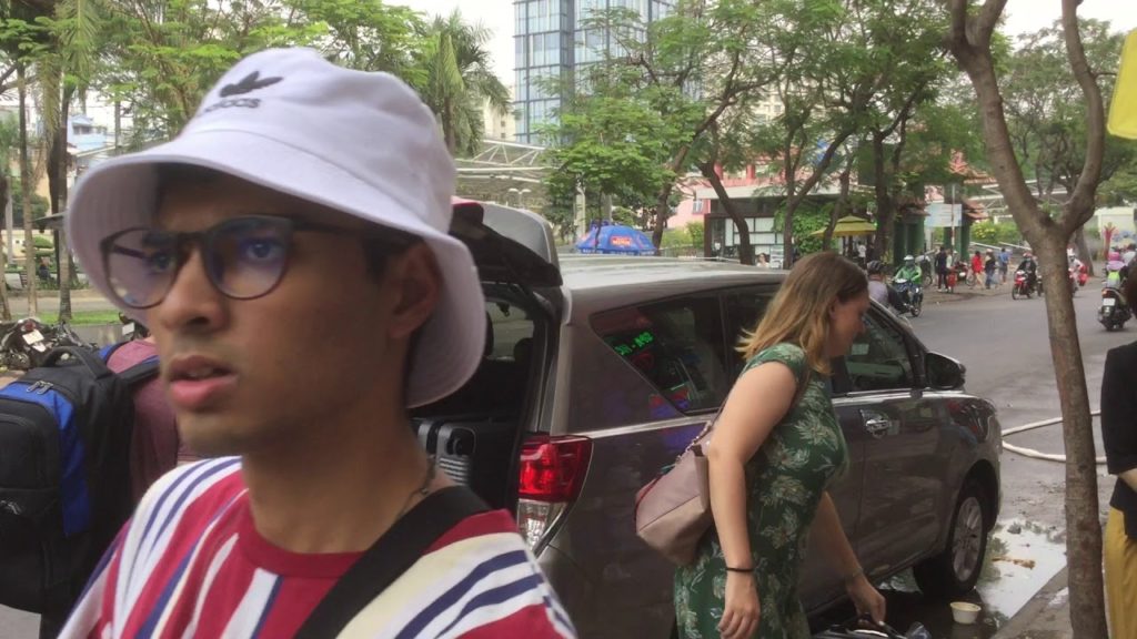 VLOG BACKPACKERS AREA SAIGON VIETNAM