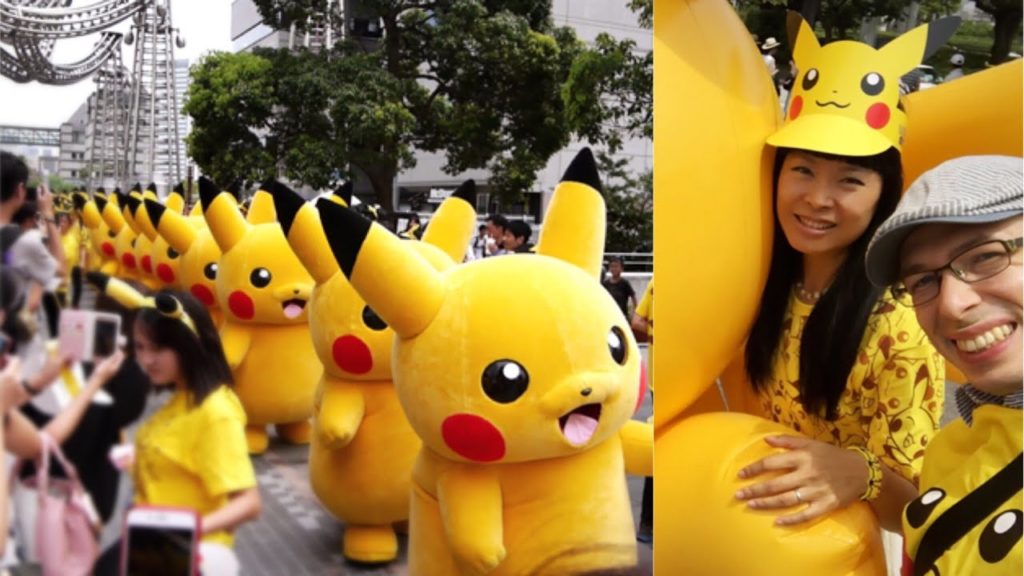 #1 La parade surprise ! [Pikachu Outbreak! Yokohama 2016] Une armée de Pikachu danse à l'improviste