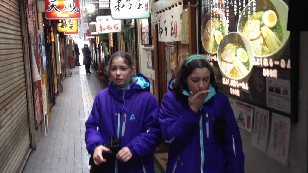Seeattle.com - The Traveling Twins - Ramen alley, Sapporo (Japan)