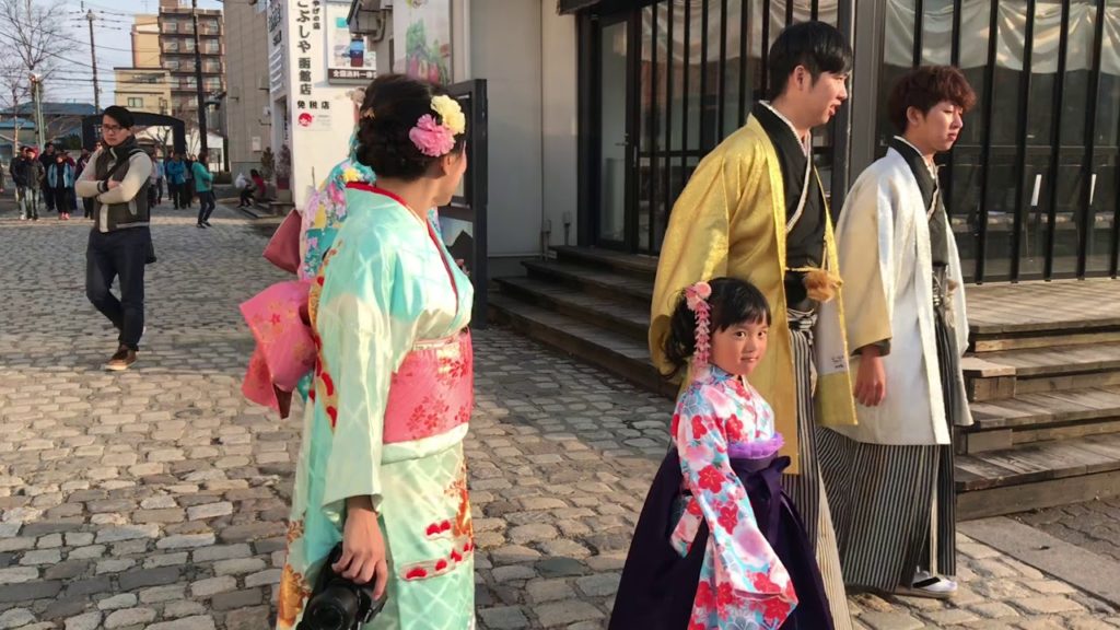 Taiwanese tourists enjoyed a kimono experience on a trip to Hakodate.