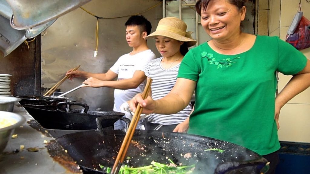UNREAL Vietnamese Street Food Tour - BEST Hanoi Food Guide! 3 MUST-TRY Street Foods in Vietnam 2018
