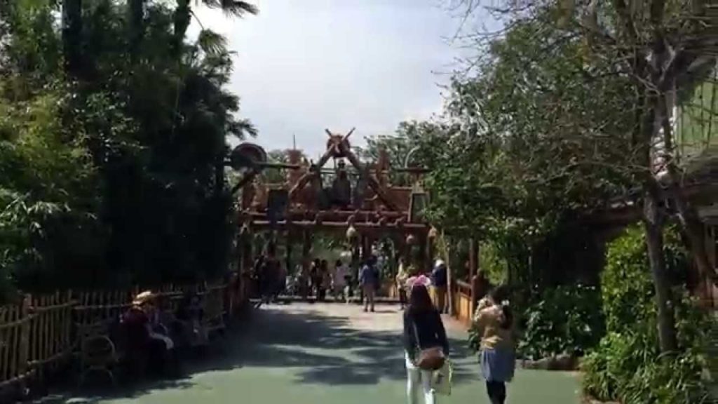 Tokyo Disneyland Adventureland walking tour