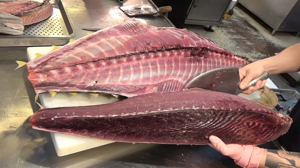 $1000 30KG TUNA Fish cutting Sashimi -Taiwan street food