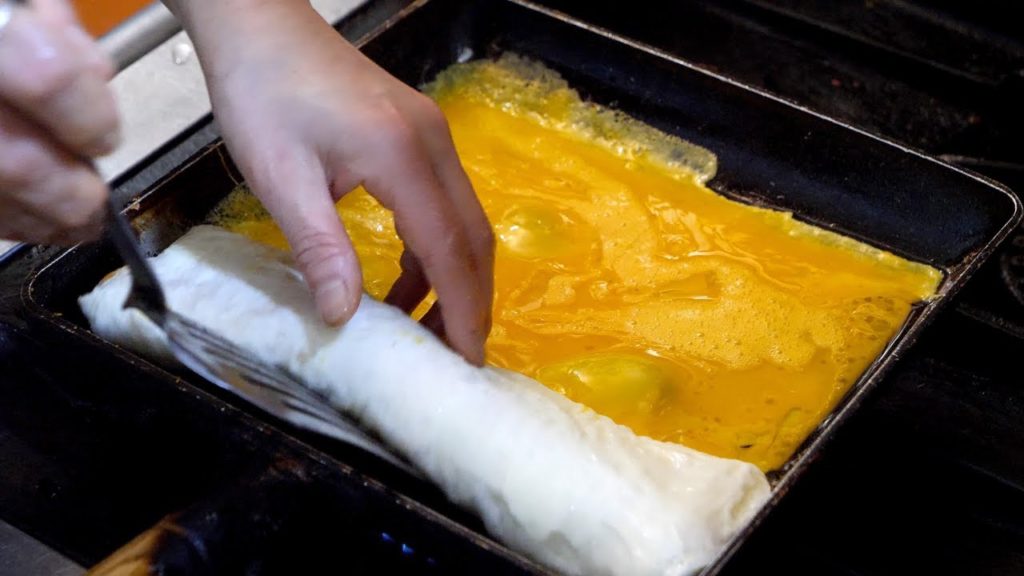 계란말이 / pollock roe egg rolled omelet – gyeranmari / korean street food 계란말이 / pollock roe egg rolled omelet - gyeranmari / korean street food