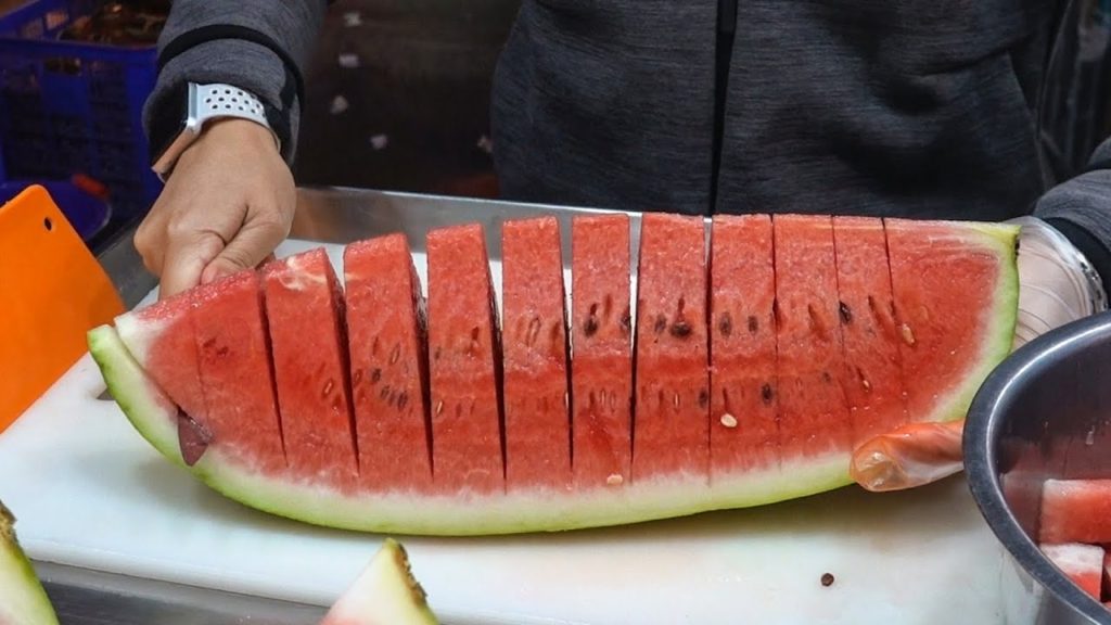 Taiwanese Street Food - Night Market in Taichung 台中夜市美食