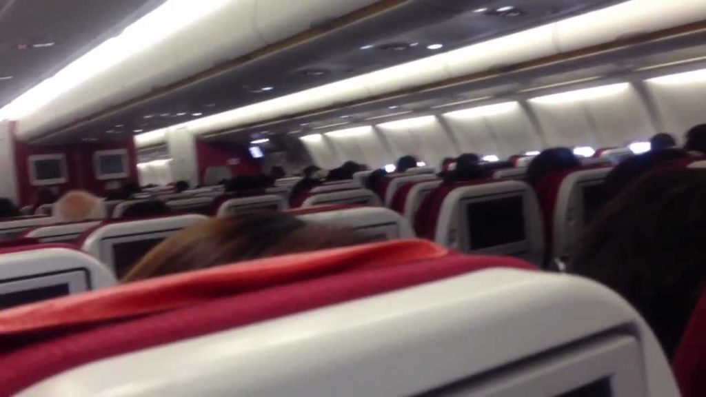 Hong Kong - Shanghai with Hong Kong Airlines Airbus A330-300