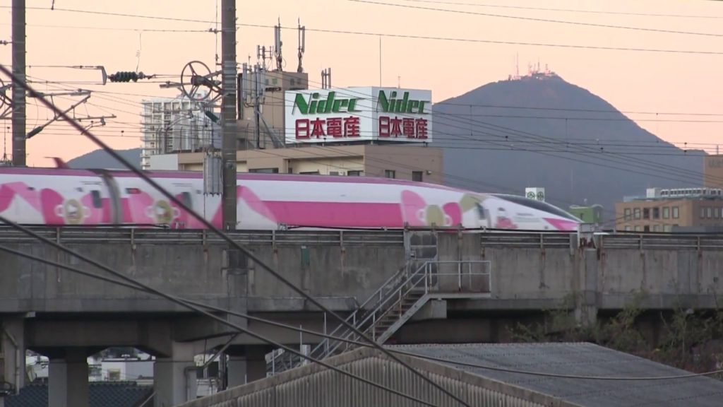 ハローキティ新幹線 小倉駅付近 Hello Kitty Shinkansen Japan Superexpress in Kokura(Kitakyushu city)