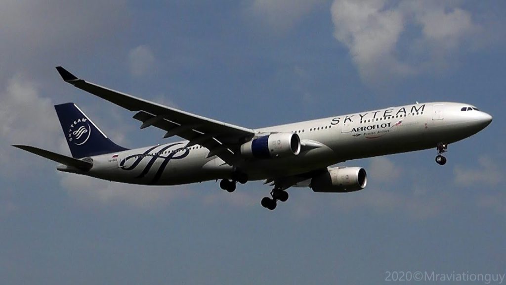 AEROFLOT Airbus A330-343 SKYTEAM + Airbus A321-211 Landings at London Heathrow Airport!