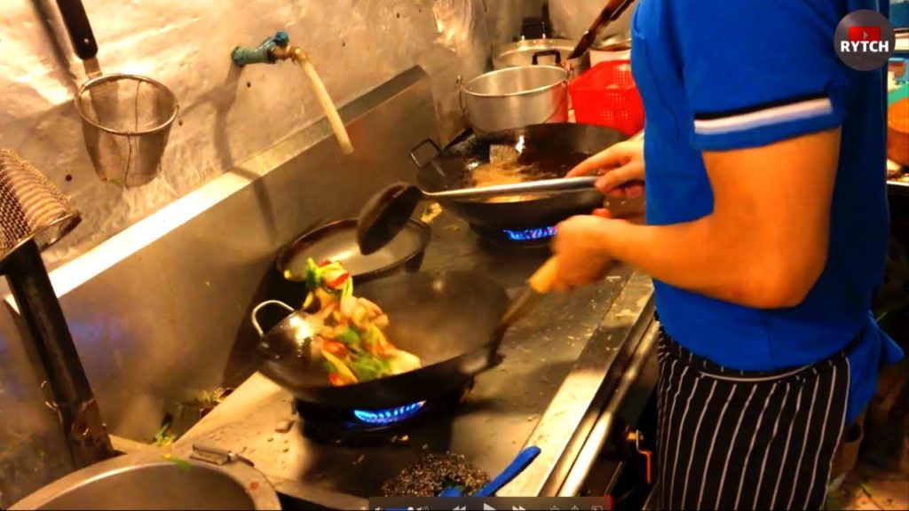 BANGKOK STREET FOOD I This chef conjures delicious dishes just in a few minutes! BANGKOK 2020 I EP5 BANGKOK STREET FOOD I This chef conjures delicious dishes just in a few minutes! BANGKOK 2020 I EP5