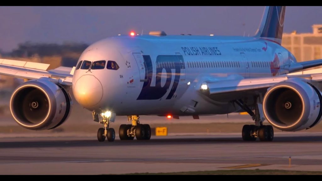 (4K) 1 Hour Planespotting, Watching Airplanes – Standing in Motion at Chicago O'Hare Int’l Airport (4K) 1 Hour Planespotting, Watching Airplanes - Standing in Motion at Chicago O'Hare Int’l Airport