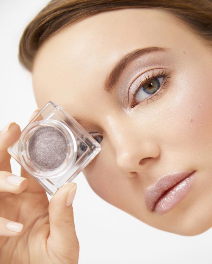 Ignite. Illuminate. Inspire. A featherweight flash of Aura Dew in Lunar on lids,...