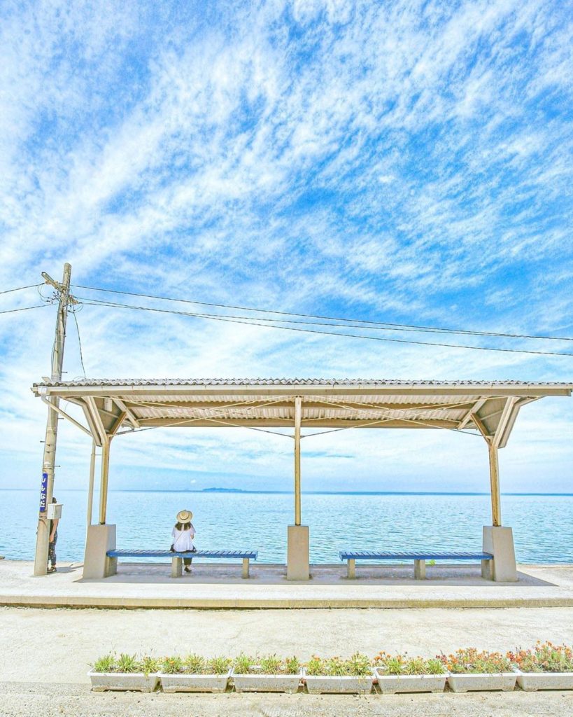 Japan Airline: .
The vast Seto Inland Sea and an expansive sky can be seen in front of Shimonad… .
The vast Seto Inland Sea and an expansive sky can be seen in front of Shimonad...